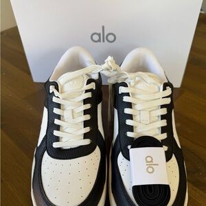 BNWT women’s Alo Black and White Sneakers